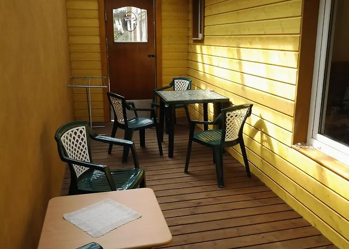 Jaani 2-1 Pensión 4*